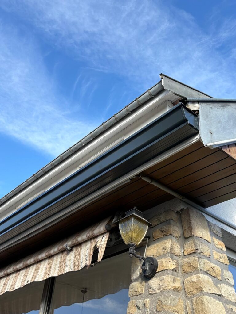 remplacement de gouttières anciennes à Albertville par des gouttières en alu